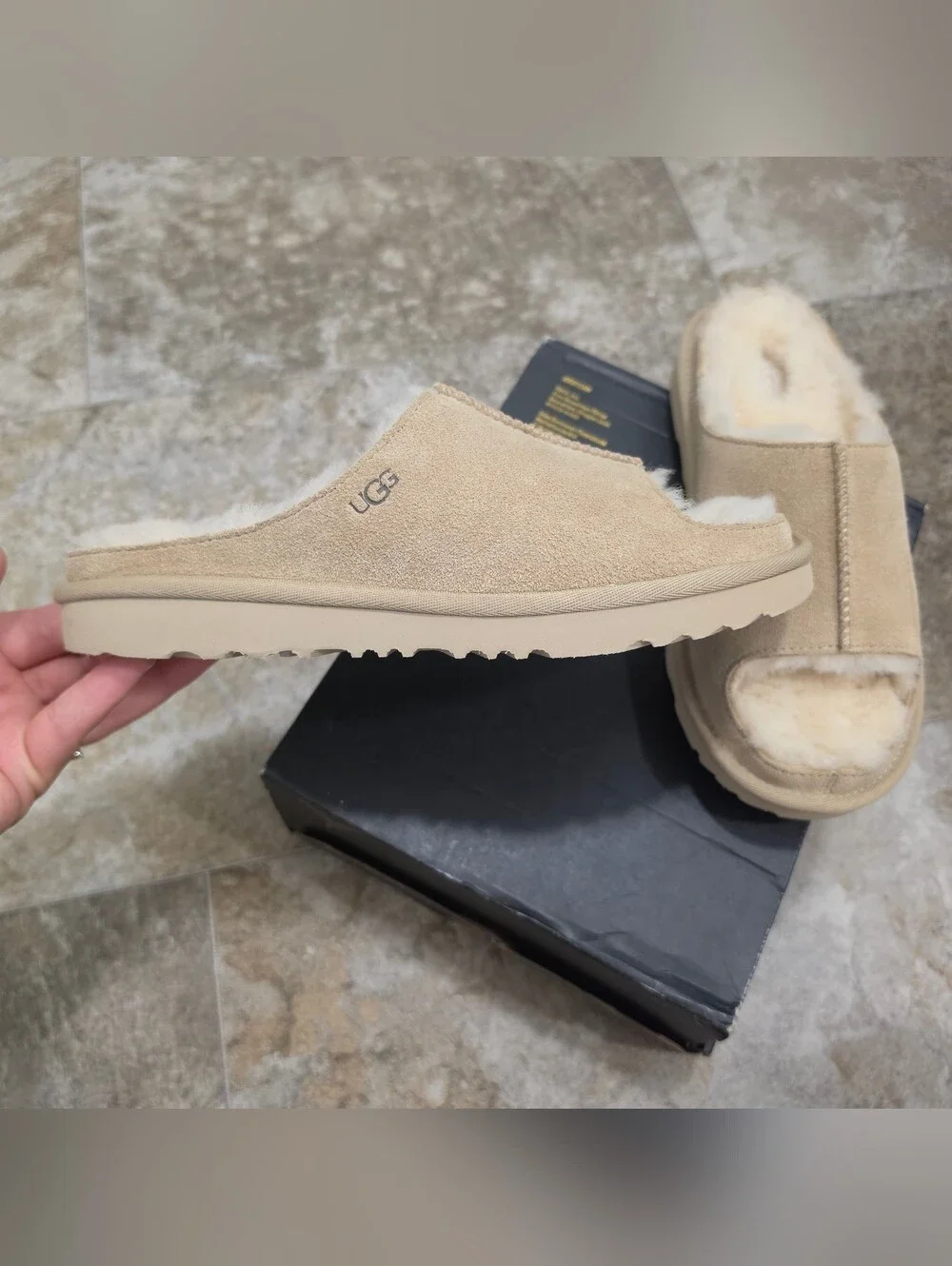 UGG Greenport Slide Sandal / Youth Size 6 - Fits Women's Size 7.5-8